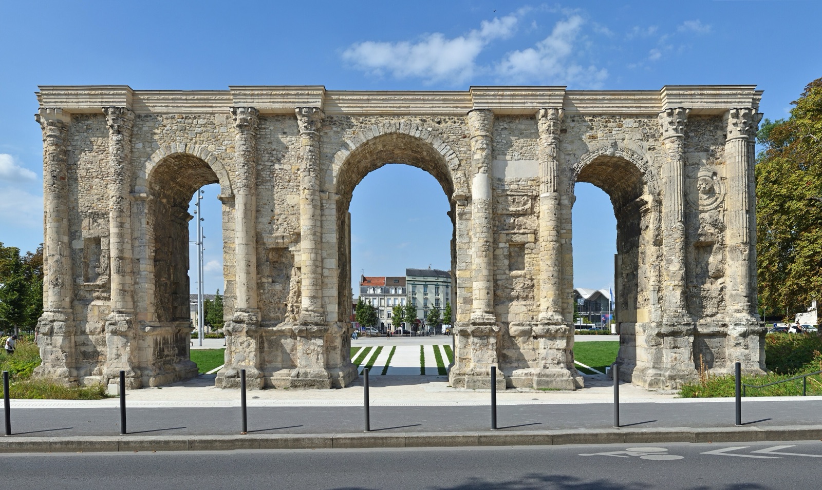 Porte de Mars, monument romain de Reims